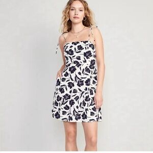 Old Navy White and Navy Floral Dress